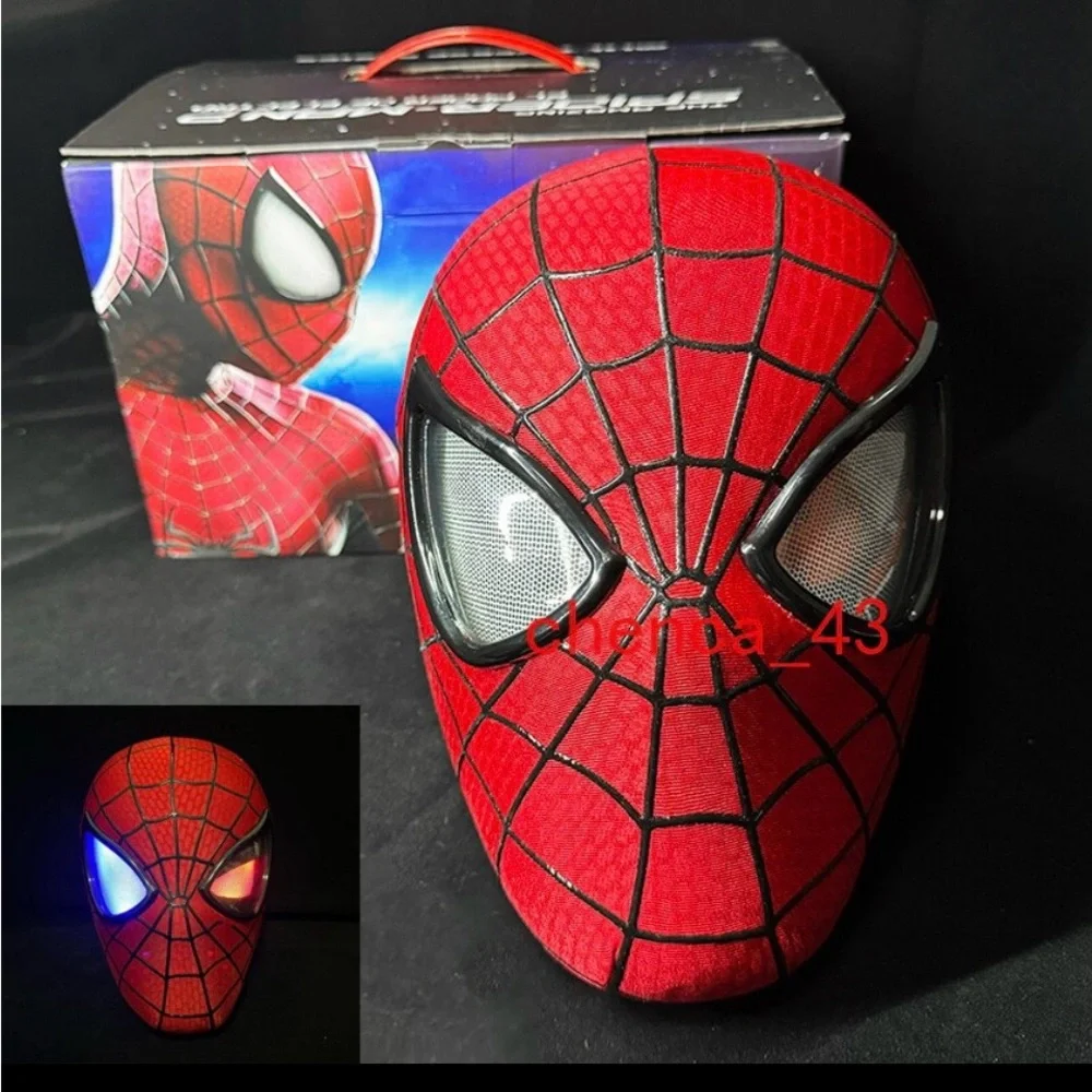 Spider-Man Mask with LED Eyes w/‎ remote